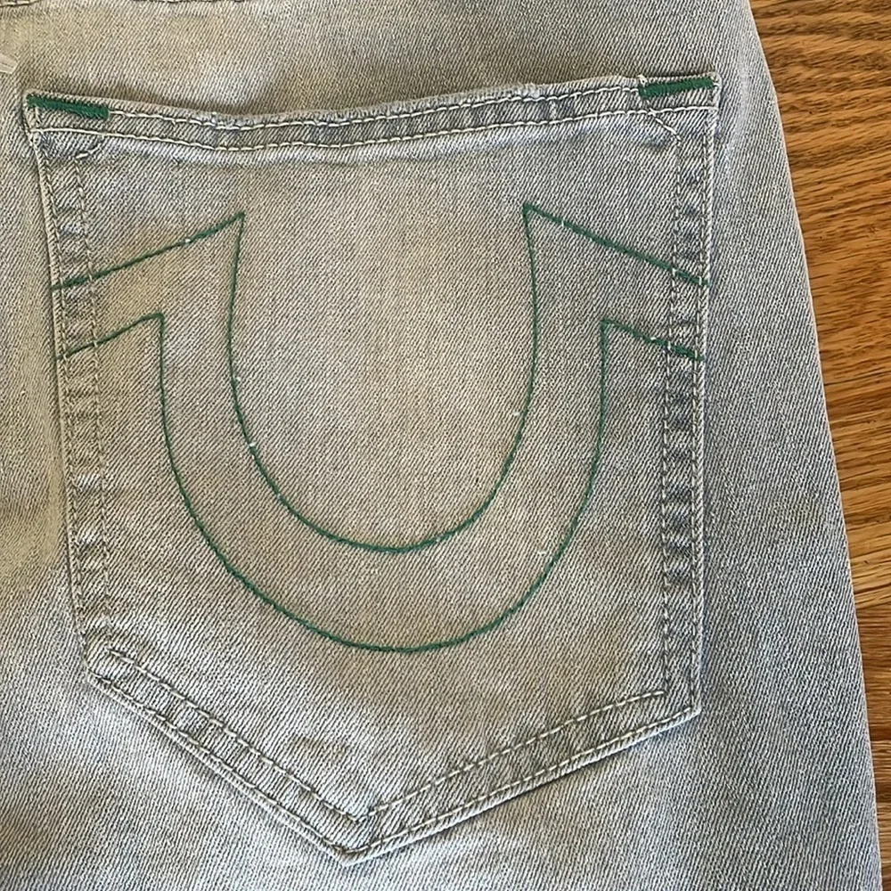 True Religion Geno Relaxed Slim Straight Jean Light Green stitch Men 34 X 32 NEW